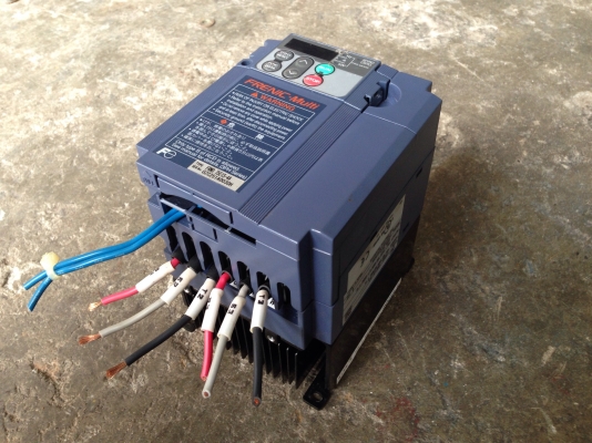 ขาย Inverter Fuji 1HP. 380V made in Japan ปรับรอบมอเตอร์ สภาพสวยมาก ตัดจากตู้ พร้อมใช้งานครับ ขาย Inverter Fuji 1HP. 380V made in Japan ปรับรอบมอเตอร์ สภาพสวยมาก ตัดจากตู้ พร้อมใช้งานครับ