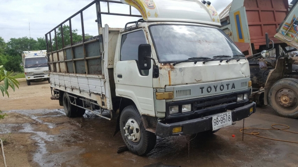 6ล้อไดนา BU95 เครื่อง115แรงเพาเวอร์ แอร์เย็น กะบะยาว5เมตร เครื่องดี คัชซีสวยทะเบียนไม่ขาด ยางใหม่ 6 เส้นเอกสารพร้อมโอน