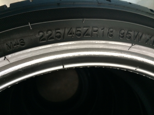 225/45/18 ปี15 ดอกสดๆ หนึ่งชุด