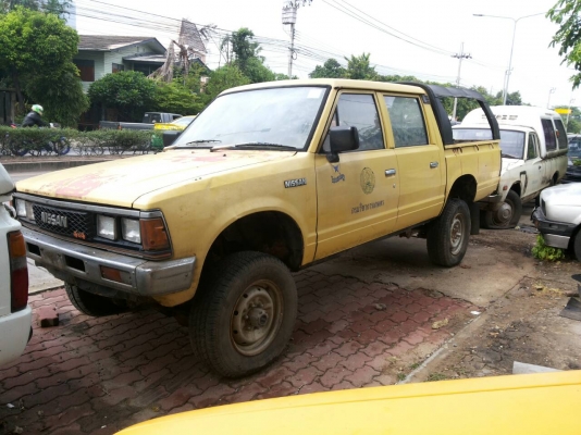 NISSAN 4 WD 720 เครื่องดีเซล sd25 / ช้างเหยียบ เครื่อง j15 / HERO เดิมๆ เครื่องดีเซล 2 แอล/opel แวนเดิม  มือ1 ทะเบียแท้ ถูกๆๆๆๆ