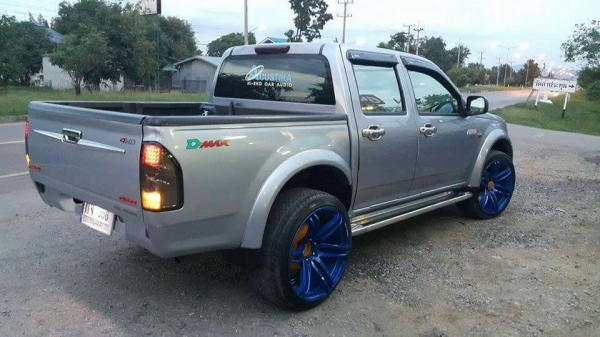 ขายครับ แม็ก 22 นิ้ว พร้อมยาง 2013 ขายครับ แม็ก 22 นิ้ว พร้อมยาง 2013