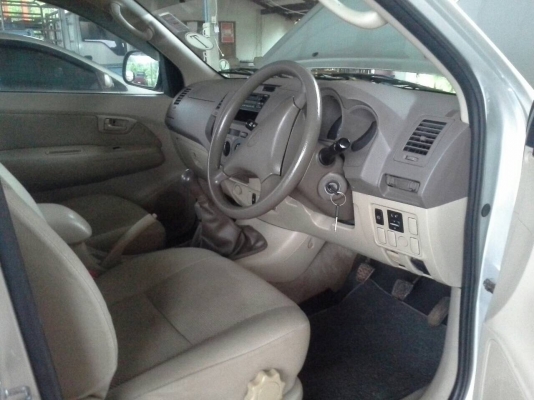 TOYOTA VIGO 2.5 เกียร์ดา 4x4 ปี 47 รถสวยเดิมบาง เล่มพร้อมโอน TOYOTA VIGO 2.5 เกียร์ดา 4x4 ปี 47 รถสวยเดิมบาง เล่มพร้อมโอน