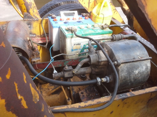 ขายรถตักKOMATSU SD25-1เครื่องISUZUลดสุดๆ(เหลือ120000)