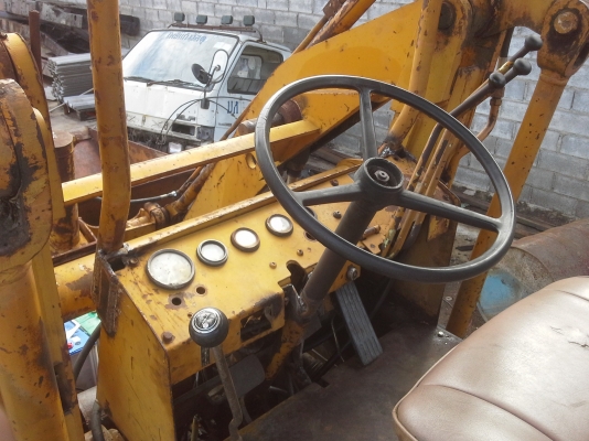 ขายรถตักKOMATSU SD25-1เครื่องISUZUลดสุดๆ(เหลือ120000)