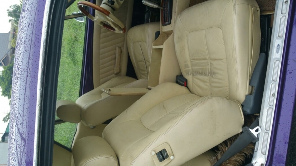 ขออนุญาติขายอะไหล่ภายใน mustang 65 ตามรายการ

1.เบาะคู่หน้า(ไม่เดิม) หุ้มหนังสีครีม ปรับไฟฟ้าได้ 5500
2. เบาะหลัง mustang 65 coupe ของเดิม หุ้มหนังสีครีม 8500 บาท หนังยังอยู่ในสภาพดี
3. หุ้มเพดาน สีครีม 2500
4. แผงประตูหุ้มหนังเทียมสีครีม คู่ละ 4500 ไม่รว