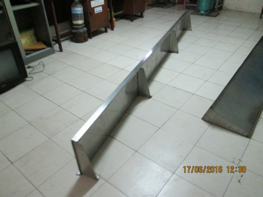 ฃั้นแสตนเลส/ยาวหนา/ใฃ้ติดผนัง/ยาว312ซม/กว้าง35ซม