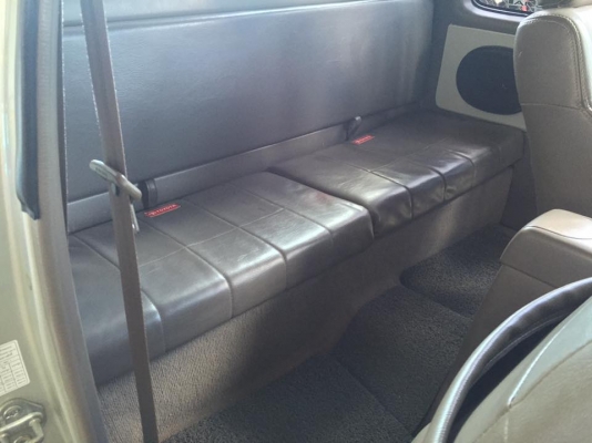 ขาย HILUX TIGER D4Dเครื่อง 2.5 E X-TRA CAB ปี 2004-2547 เกียร์ ธรรมดา เบาะหนัง ภายในสะอาดมากครับ ห้องเครื่องใหม่มาก เจ้าของดูแลดีสุดๆ มีจอเครื่องเล่นDVD รถสภาพสวยจัด สภาพนี้หายากแน่นอน รถเดิมๆ บางๆทั้งคัน รับประกันครับ มีชน รับคืนครับ