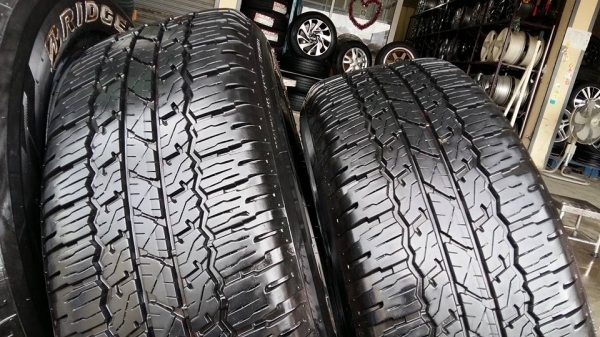 ขายล้อแม็ก revo 17" ยางปี15 สนใจติดต่อ ตาเล็ก ล้อและยางครับ 081-3747940