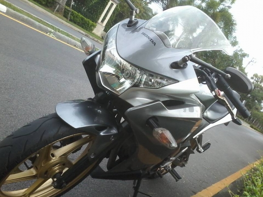 HONDA CBR 250R