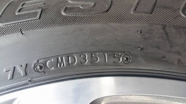 ขายล้อแม็ก bt50 17" ยางปี15  สนใจติดต่อ ตาเล็ก ล้อและยางครับ 081-3747940