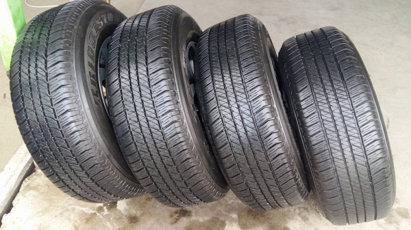 ขายล้อแม็ก bt50 17" ยางปี15  สนใจติดต่อ ตาเล็ก ล้อและยางครับ 081-3747940