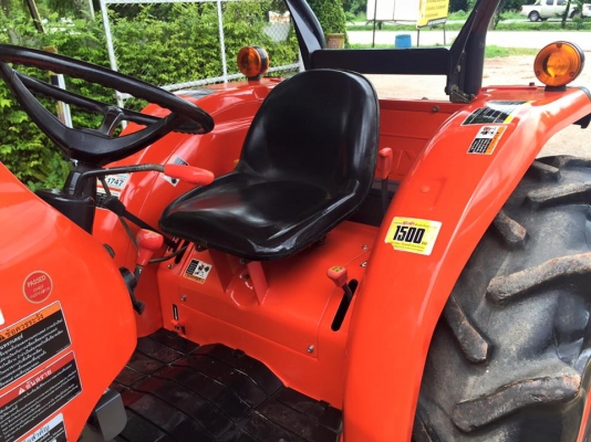 ขายรถไถKubota L4708 (4WD) พร้อมใบมีดหน้าและผานพรวน รถสวย พร้อมใช้งาน
