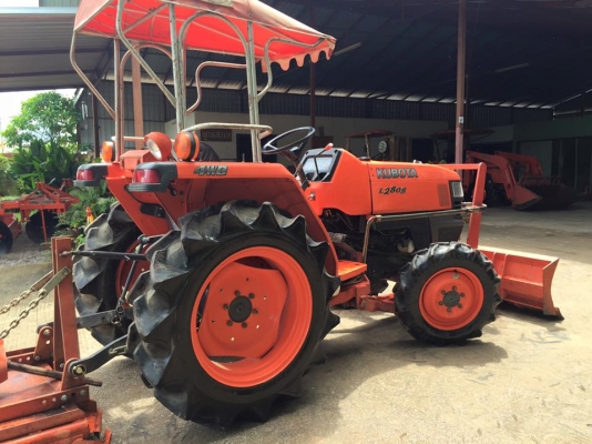 ขายรถไถ Kubota L2808 (4WD) พร้อมใบมีดหน้า และเครื่องตัดหญ้า รถใช้งาน200ชั่วโมง ขายรถไถ Kubota L2808 (4WD) พร้อมใบมีดหน้า และเครื่องตัดหญ้า รถใช้งาน200ชั่วโมง