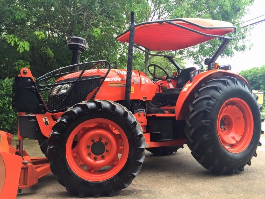 ขายรถไถ Kubota M7040 (4WD) พร้อมดันหน้า ผานพรวนช้าง พร้อมใช้งานครับ