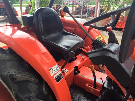 ขายรถไถ Kubota L3608(4WD) พร้อมชุดบุ้งกี๋ รถสวย เดิมๆ พร้อมใช้งาน