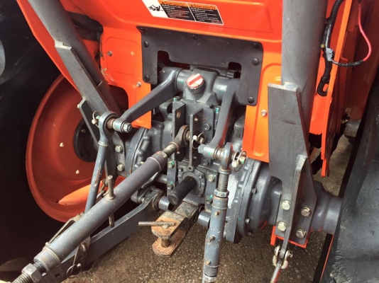 ขายรถไถ Kubota L3608(4WD) พร้อมชุดบุ้งกี๋ รถสวย เดิมๆ พร้อมใช้งาน