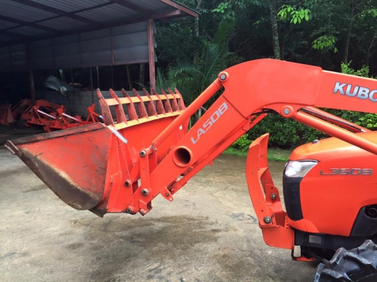 ขายรถไถ Kubota L3608(4WD) พร้อมชุดบุ้งกี๋ รถสวย เดิมๆ พร้อมใช้งาน