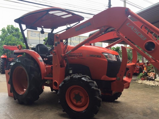 ขายรถไถ Kubota L3608(4WD) พร้อมชุดบุ้งกี๋ รถสวย เดิมๆ พร้อมใช้งาน