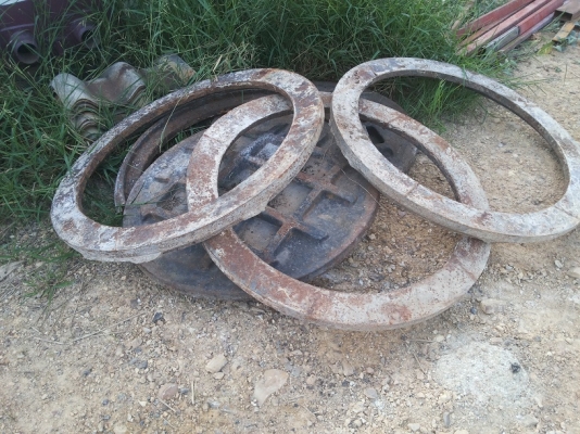 ขาย ฝา Man hole ปิดถังน้ำมันใต้ดิน มีหลายชุดสภาพดีราคาถูก ขาย ฝา Man hole ปิดถังน้ำมันใต้ดิน มีหลายชุดสภาพดีราคาถูก