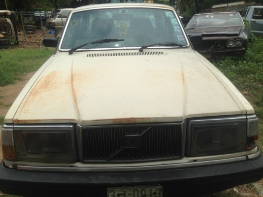 volvo244 เครื่อง1jz ออโต้ lpg ลงเล่ม ทะเบียนไม่ขาด ขาย 35,000 บาท