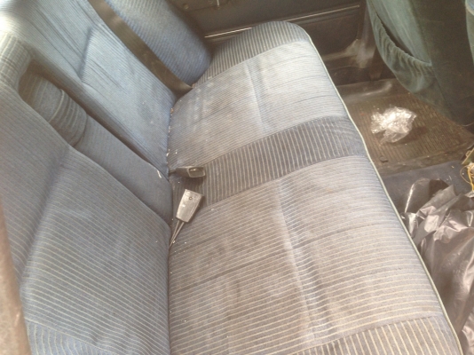 volvo244 เครื่อง1jz ออโต้ lpg ลงเล่ม ทะเบียนไม่ขาด ขาย 35,000 บาท