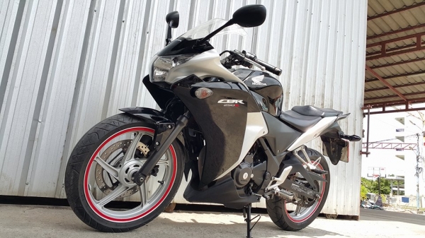CBR250 ABS ราคาเหมือนตัว non ABS สภาพสวย พร้อมใช้งาน รถบ้านมือเดียว