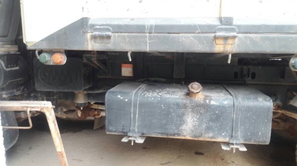 รถอีซูซุ 6 ล้อดั้ม FTR  200 แรงม้า ปี 49.     สนใจติดต่อ  081 - 6079515