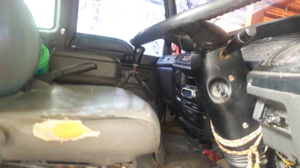 รถอีซูซุ 6 ล้อดั้ม FTR  200 แรงม้า ปี 49.     สนใจติดต่อ  081 - 6079515