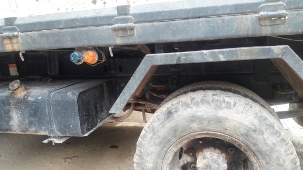 รถอีซูซุ 6 ล้อดั้ม FTR  200 แรงม้า ปี 49.     สนใจติดต่อ  081 - 6079515