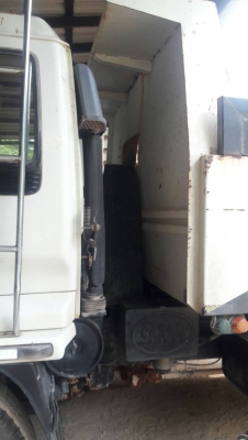 รถอีซูซุ 6 ล้อดั้ม FTR  200 แรงม้า ปี 49.     สนใจติดต่อ  081 - 6079515