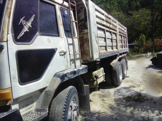 รถมิตซู 10 ล้อดั้ม FN527M - TF  220 แรงม้า. ปี 38.    สนใจติดต่อ  081 - 6079515