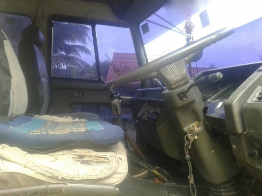 รถมิตซู 10 ล้อดั้ม FN527M - TF  220 แรงม้า. ปี 38.    สนใจติดต่อ  081 - 6079515