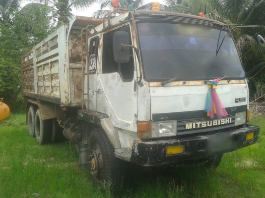 รถมิตซู 10 ล้อดั้ม FN527M - TF  220 แรงม้า. ปี 38.    สนใจติดต่อ  081 - 6079515