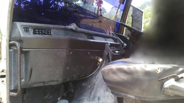 รถมิตซู 10 ล้อดั้ม FN527M - TF  220 แรงม้า. ปี 38.    สนใจติดต่อ  081 - 6079515