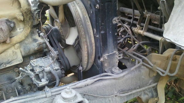 รถมิตซู 10 ล้อดั้ม FN527M - TF  220 แรงม้า. ปี 38.    สนใจติดต่อ  081 - 6079515