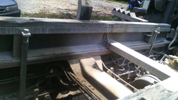 รถมิตซู 10 ล้อดั้ม FN527M - TF  220 แรงม้า. ปี 38.    สนใจติดต่อ  081 - 6079515