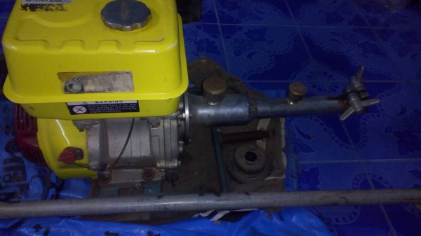 ขายเครื่องเบนซิล 13 แรง ยี่ห้อควายทองพร้อมหางเรือง 3K ขนาด 8 นิ้ว