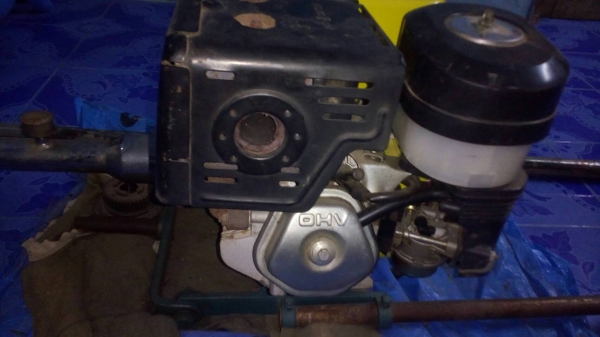 ขายเครื่องเบนซิล 13 แรง ยี่ห้อควายทองพร้อมหางเรือง 3K ขนาด 8 นิ้ว