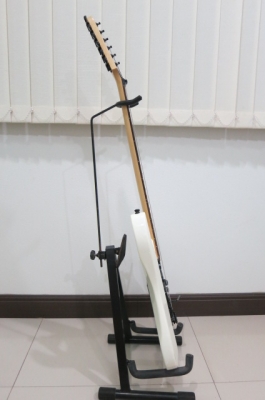 กีต้าร์ไฟฟ้า Perfect ทรงไอบาเนส 24 เฟรต แบบฟรอยด์โรส ของใหม่ รุ่น EG-92 สีขาว ทรงสวย ขายถูก