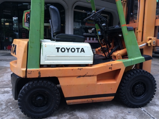 รถฟอร์คลิฟต์  TOYOTA  เครื่องดีเซล