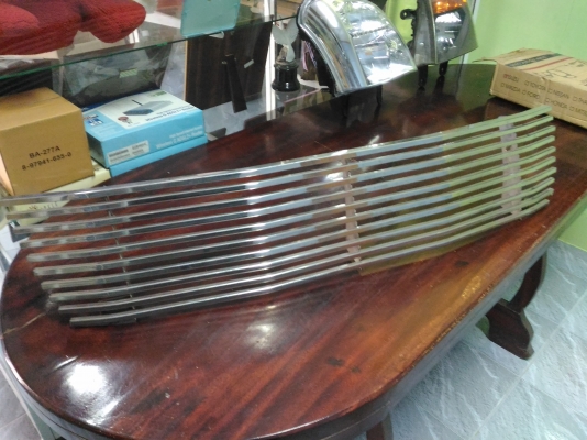 ขายกระจังหน้าแต่งD-Max สภาพใหม่มาก