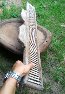 ฟืมไม้ทอเสื่อ ทอสาด ของเก่างานทำมือ งานแปลก ไว้ตกแต่งร้านค้าบ้านเรือน