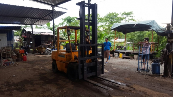 ขายรถยก3ตันKOMATSUรุ่น11เสา4.5เมตร..ยางตัน..รถนอกปั๊มแรงมาก