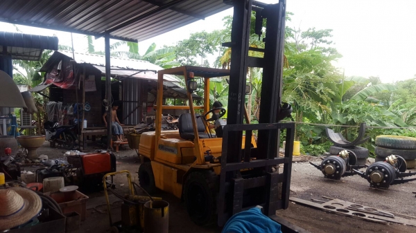 ขายรถยก3ตันKOMATSUรุ่น11เสา4.5เมตร..ยางตัน..รถนอกปั๊มแรงมาก