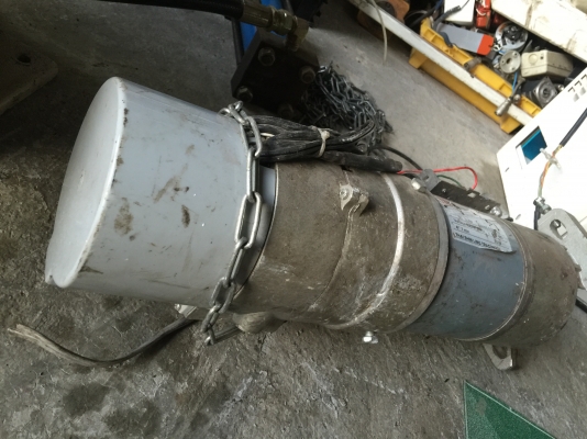 มอเตอร์เกียร์ทดดึงเปิด - ปิด ประตูม้วน ยี่ห้อ TSL ขับโหลดได้ 550 kg.