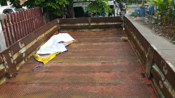 ขาย(กะบะเหล็ก)บรรทุก ยาว6.30ม กว้าง 2.50ม สภาพดีสวย ราคาถูกๆ 45,000บ พร้อมประกอบใช้งาน