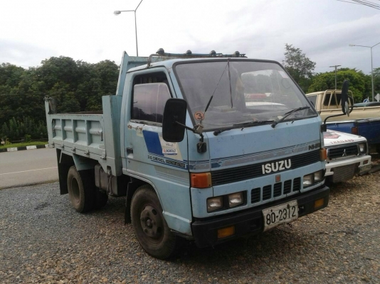 ขายรถดั้ม6ล้อ ISUZU.NKR เครื่อง100แรง สภาพพร้อมใช้งาน ขายรถดั้ม6ล้อ ISUZU.NKR เครื่อง100แรง สภาพพร้อมใช้งาน