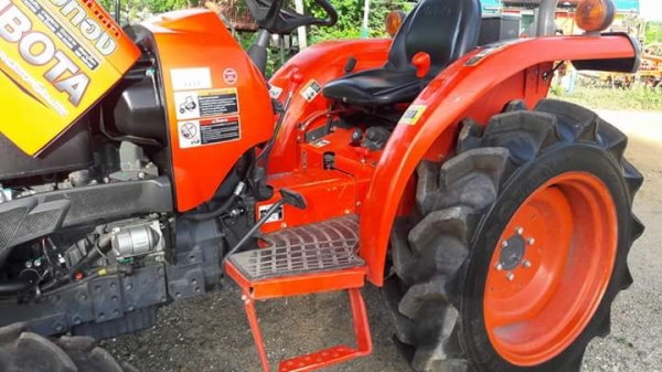 ขายคูโบต้า l3008dt (ตัวเปล่า)สวยเดิมๆทุกชิ้น ใช้งาน 217 ชัวโมง เล่มทะเบียนพร้อม