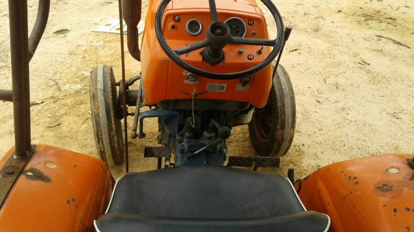 ขายรถไถคูโบต้า L2601 เครื่องแน่น  เกียร์ดี หางยกดี PTO ใช้ได้ดี พร้อมใช้งาน