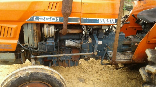 ขายรถไถคูโบต้า L2601 เครื่องแน่น  เกียร์ดี หางยกดี PTO ใช้ได้ดี พร้อมใช้งาน